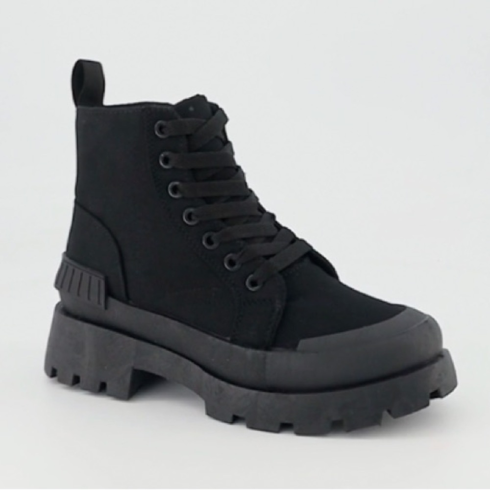 Women’s Black Combat Lace-Up Boots•12 - Picture 4 of 9